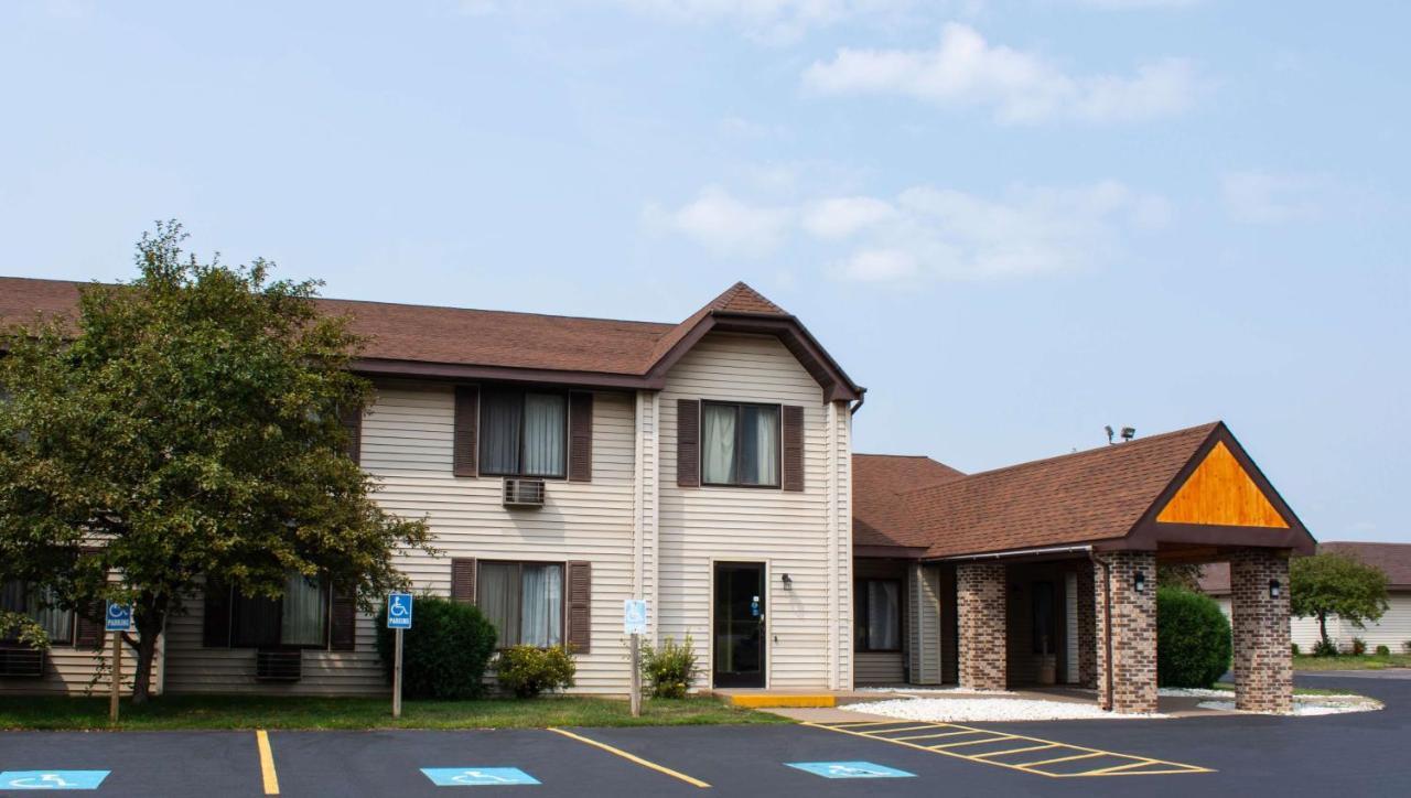 Magnuson Hotel Country Inn Ishpeming Exterior photo