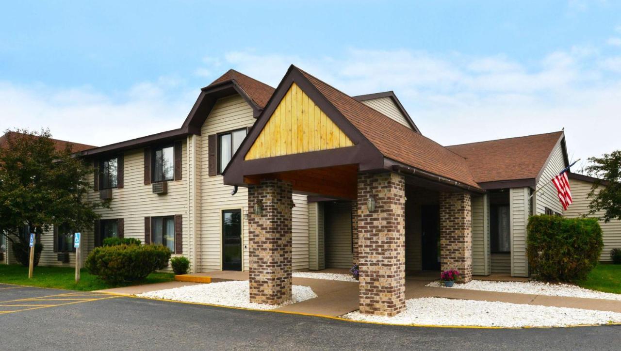 Magnuson Hotel Country Inn Ishpeming Exterior photo