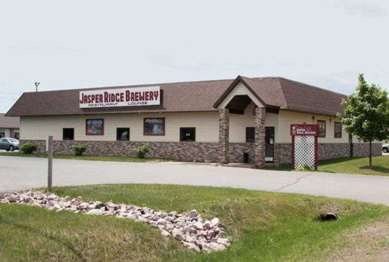 Magnuson Hotel Country Inn Ishpeming Exterior photo