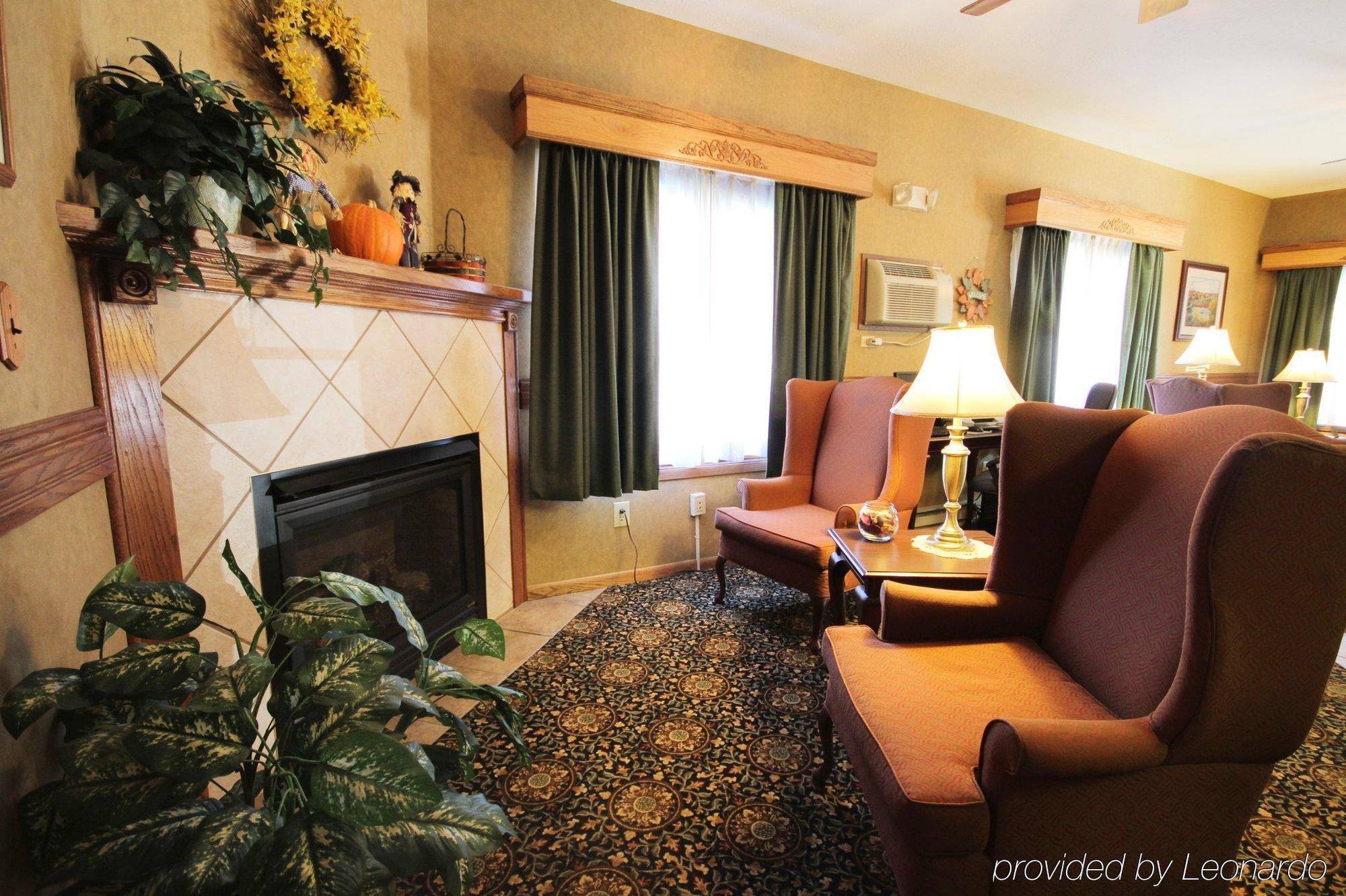 Magnuson Hotel Country Inn Ishpeming Room photo