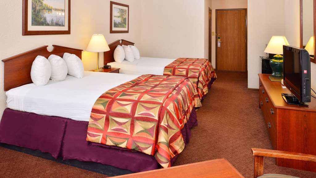 Magnuson Hotel Country Inn Ishpeming Room photo